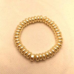 Faux pearl stretch bracelet